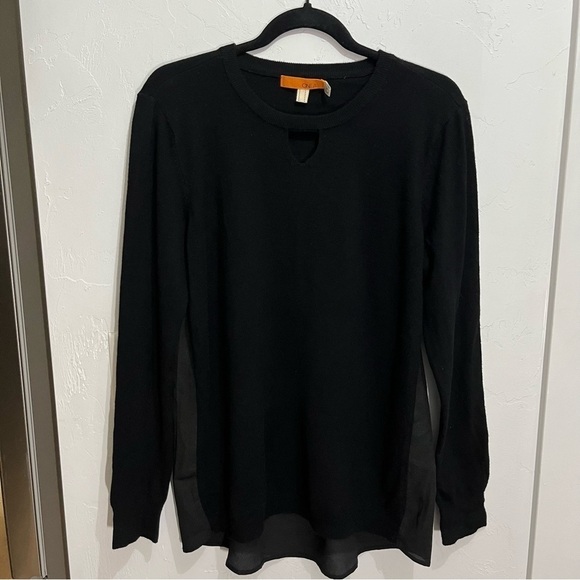 One A Black Keyhole High Low Knit Top Medium - Picture 2 of 10
